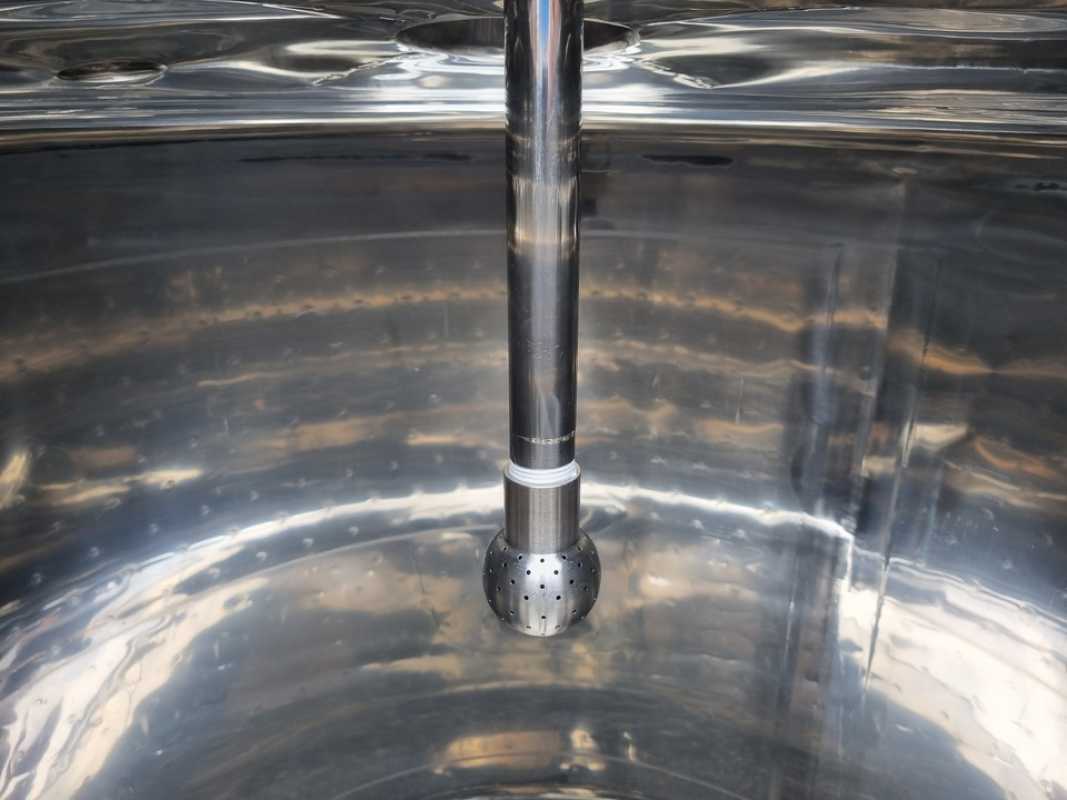 1000L heat-/coolable stainless steel mixing tank with insulation and dissolver